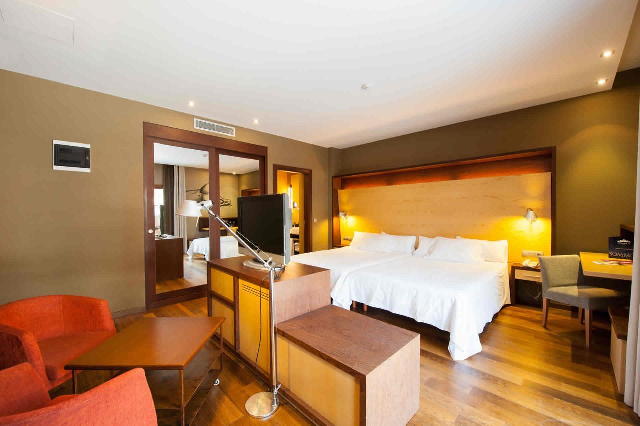 Sommos Hotel Aneto Benasque Ngoại thất bức ảnh